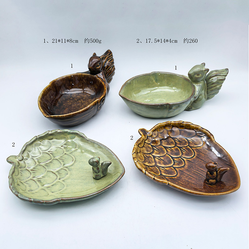 Magic Glazed Leaf Squirrel Tray Ornament