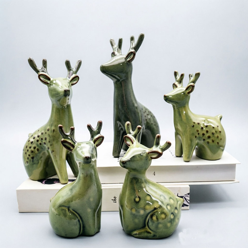 XMS Reindeer Figurine Set